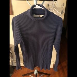 Basic turtleneck in cornflower blue